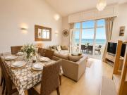 Top Westward Ho