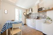 JOIVY Brand New 1-Bedroom Flat with Balcony next to the Bay of Silence