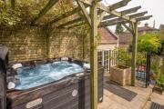 17th Century Home Hot Tub Garden & Parking 17th Century Home Hot Tub Garden & Parking