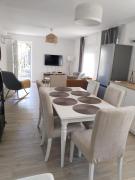 Dömper Döme Apartman 1E