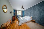 Cozy 2BD Apartment with Sunny Balcony by Flаt Mаnаger