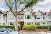 Cosy 2-Bed Home with Garden & Transport Connection