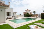 SPCRM5200 Luxury Villa With Sea Views and Pool