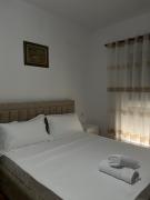 Apartamenti 33