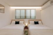New Renovated, 홍대역6분, 방3침대4, 완벽한 청소!