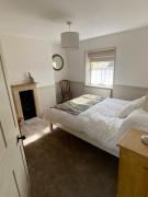 Traditional cottage in central Painswick