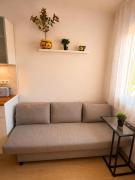 Cozy Apartment 3-Min Walk to Beach