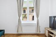 The Emerald Door Apt, 60 m2, 2 min to Main Square by Gio Loft