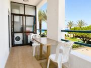 Apartment with ocean view 40 meters from the sand