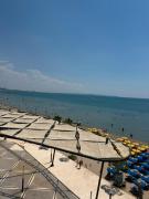 Horizon Beachfront Apartment