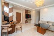 Luxurious three bedroom Apartment with Private Pool, Terraces and Parking in Prestigious Coral Towers