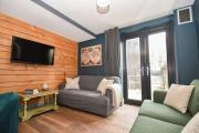 Budget 8 Bedroom Modern Apartment in Headingley