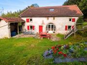 Maison spacieuse à Arrentès-de-Corcieux avec jacuzzi