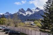 Mountain Escape 2 Beds Near Banff with BBQ and Views