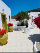 Top Oia