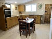 Top Kingscote