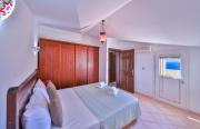 Panorama Meis Suits