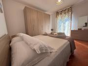 Top San Leone