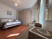 Top San Leone