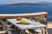 Top Akrotiri