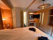 Veluwe Chalet Hoenderloo - Private Jacuzzi, Pool & Kids Club