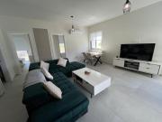 Mythical Blue Cozy 2 Bedroom En-suite Family Apartment Pool