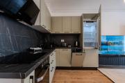 Minimalist Apartment by Blvd 44B8 - Free Parking
