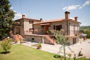 Cozy House in Caprese Michelangelo with Private Pool