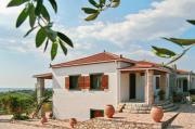 Elegant Apartment in Agios Ilias with Sea View