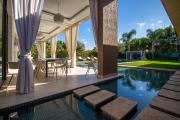 Villa Maïna, 8 people, heated jacuzzi, swimming pool, B&B