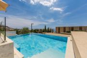 Top Himare