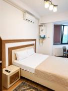 Studio simple for couple