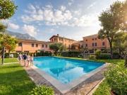 Relax Vista Lago di Garda, Residence con piscina