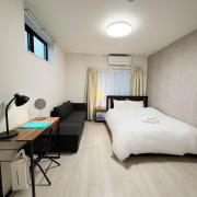 Osaka Kyobashi Osaka Castle and Shinsaibashi Near the station Many restaurants Maximum 2 people