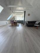 Moderne lejlighed med egen indgang nær Vejle