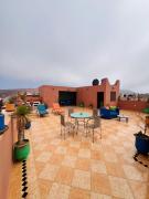 Zakar Apartments & Terrace