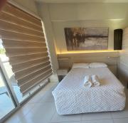 ZONA VIP elegante y comodo APARTAMENTO FAMILIAR CON BALCON y hermosa vista a la calle, canal isuto zona equipetrol