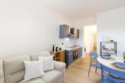 Beachfront, New & Modern Apartment, Murta Maria