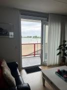 Appartement aan strand en IJsselmeer