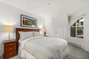 2BR Lagoons with Private Hot tub in Village Location including Parking