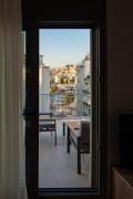 Top Piraeus