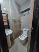 Airport Proximity Stay With Lift, Pool & Balcony