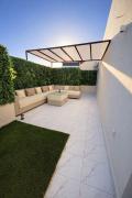 Golden Studio with Hot Tub Terrace