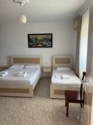 Top Ksamil