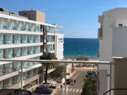 Beautiful ocean-view apartment in Roses
