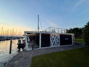 Luxury Houseboat Wolphaartsdijk VP109