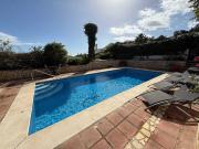 Spacious Family Villa & Studio Pool Walk to Beach