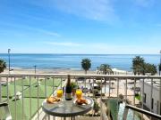 Beachfront 1-Bed Apartment with Stunning Views