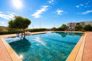 Large Group 3BR Apt, Sea View Balcony, 3 Pools & Kids Playground