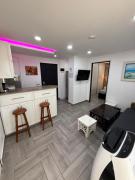 Apartment with Sea View, 5 Minutes from the Beach